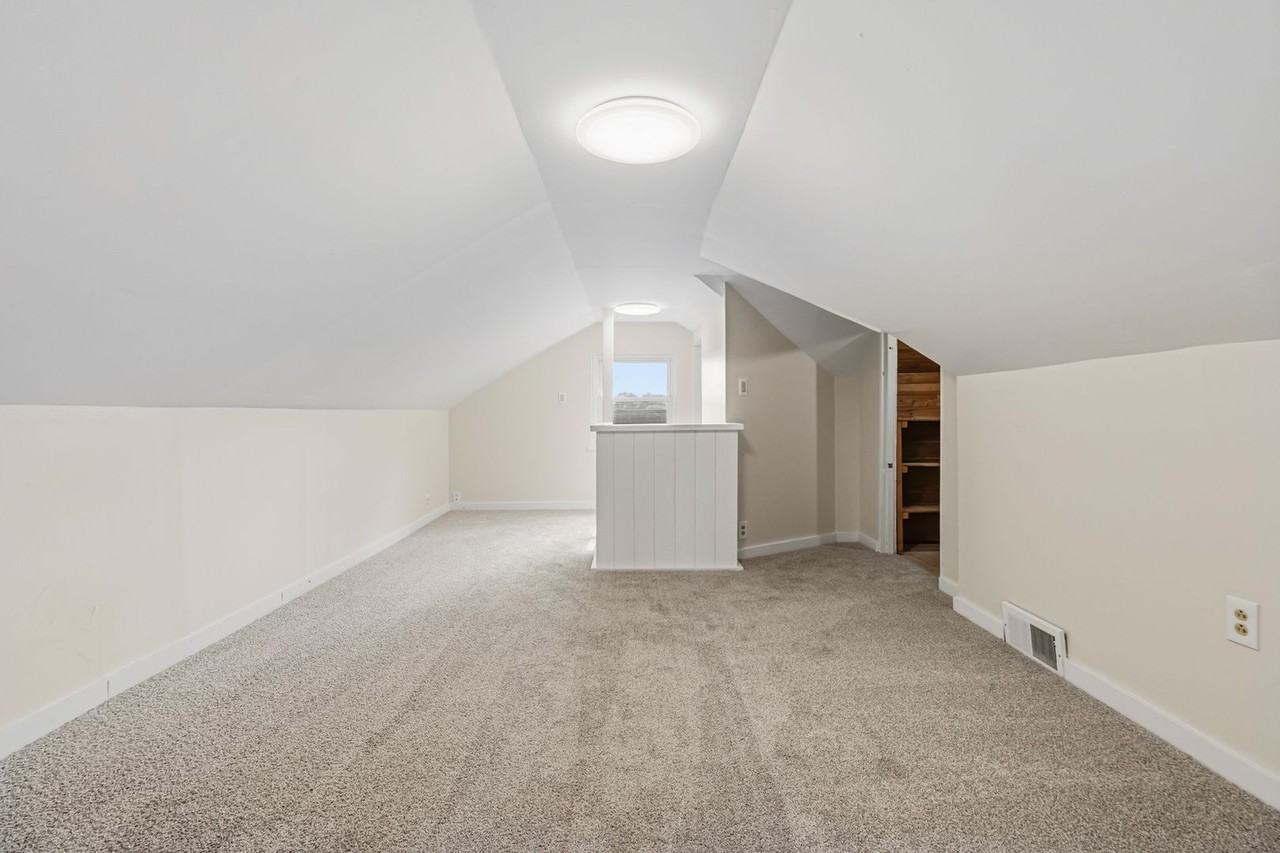 338 Meadow Ave - Photo 6 of 28