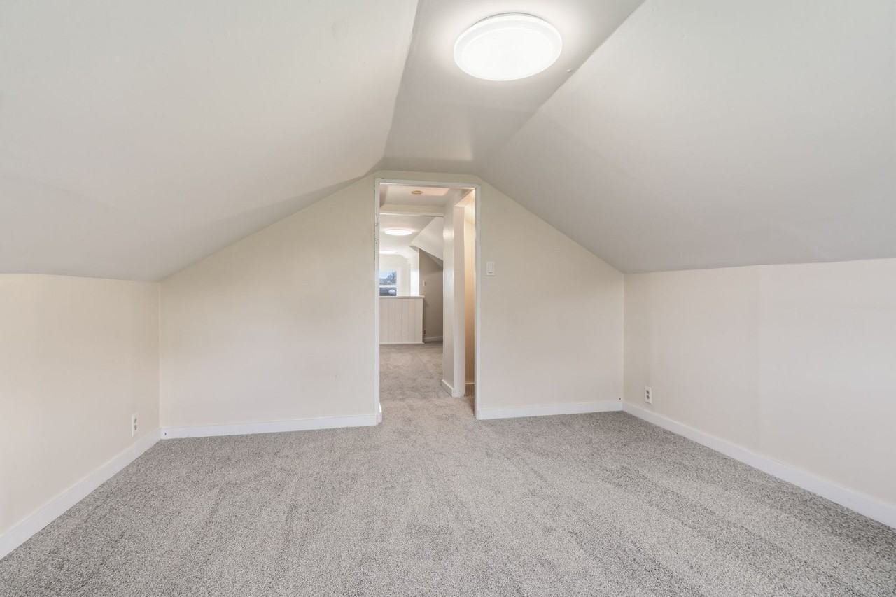 338 Meadow Ave - Photo 7 of 28
