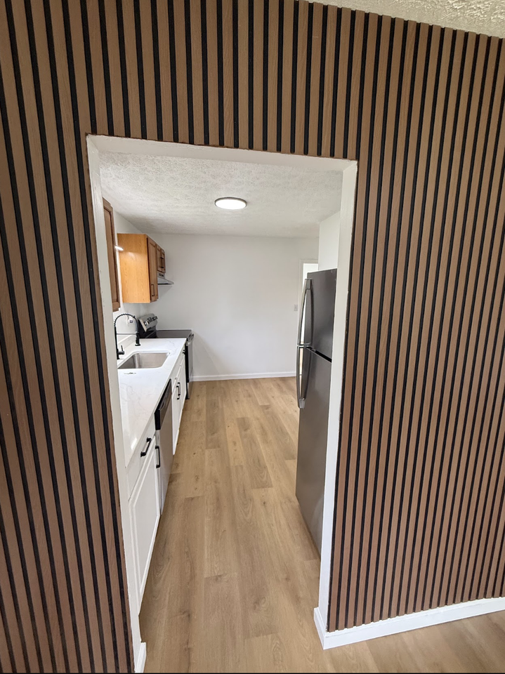 608 Schuyler Dr #1 - Photo 5 of 17