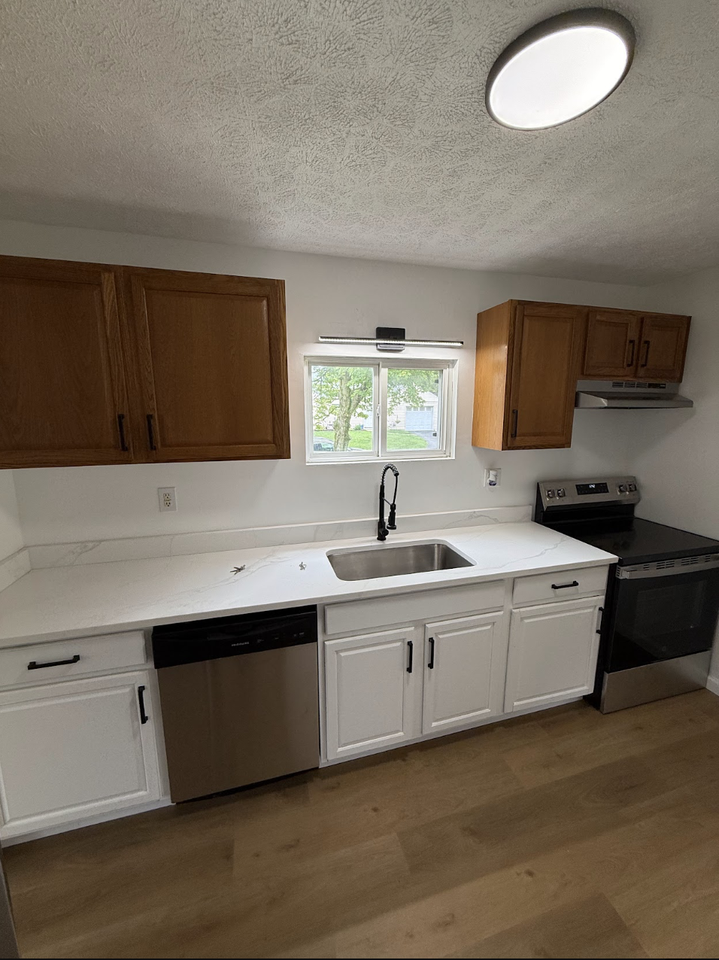 608 Schuyler Dr #1 - Photo 6 of 17