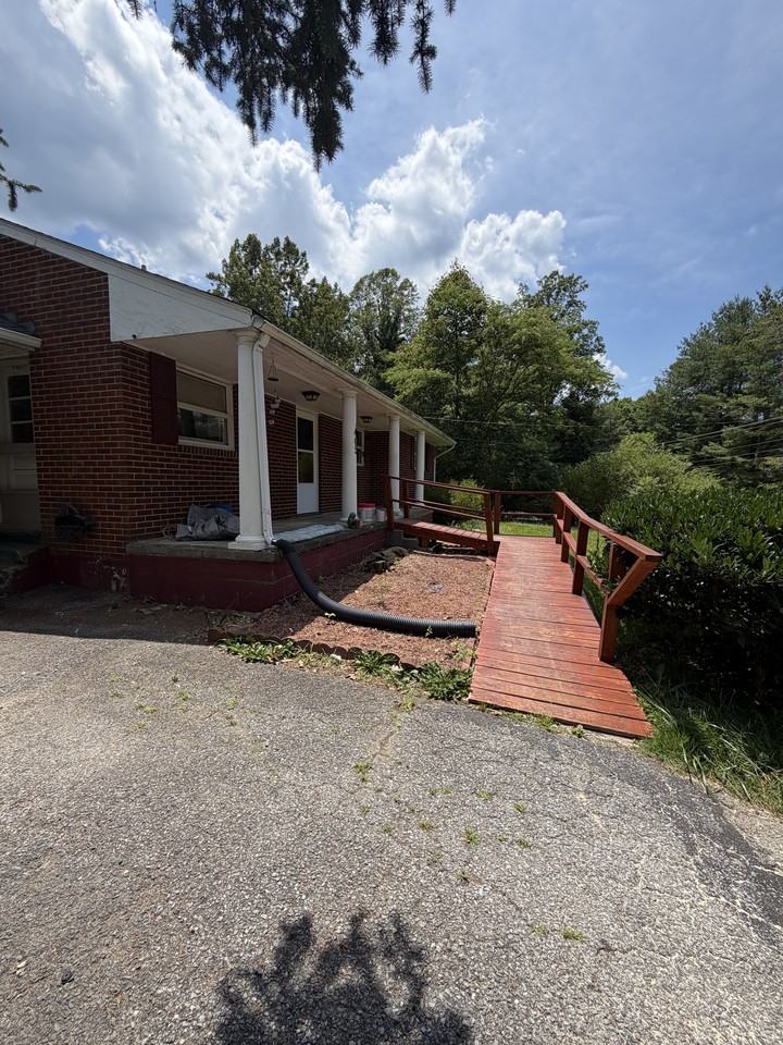 405 Winesap Rd #1 - Photo 5 of 6