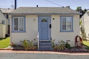 featured image of 4067 Vineyard Ave #5
