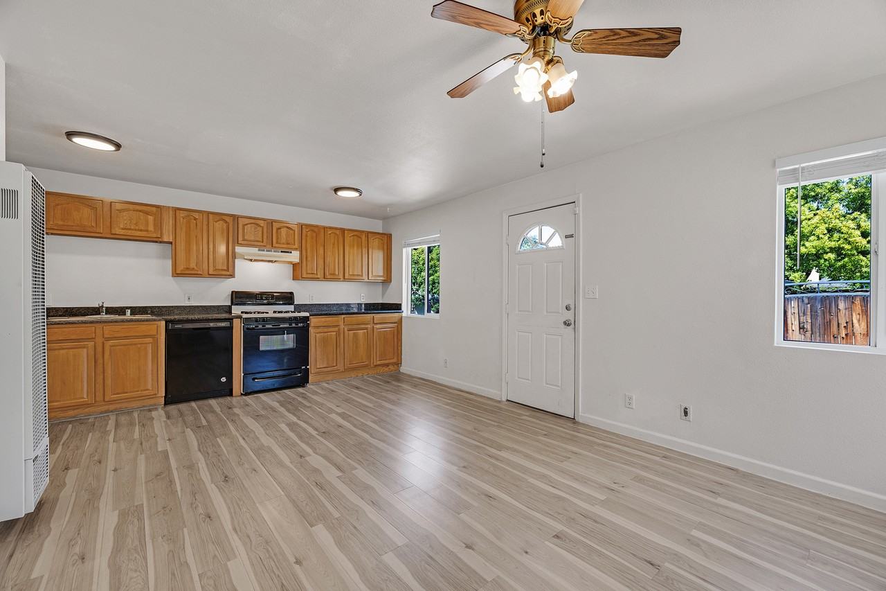 4067 Vineyard Ave #5 - Photo 3 of 8
