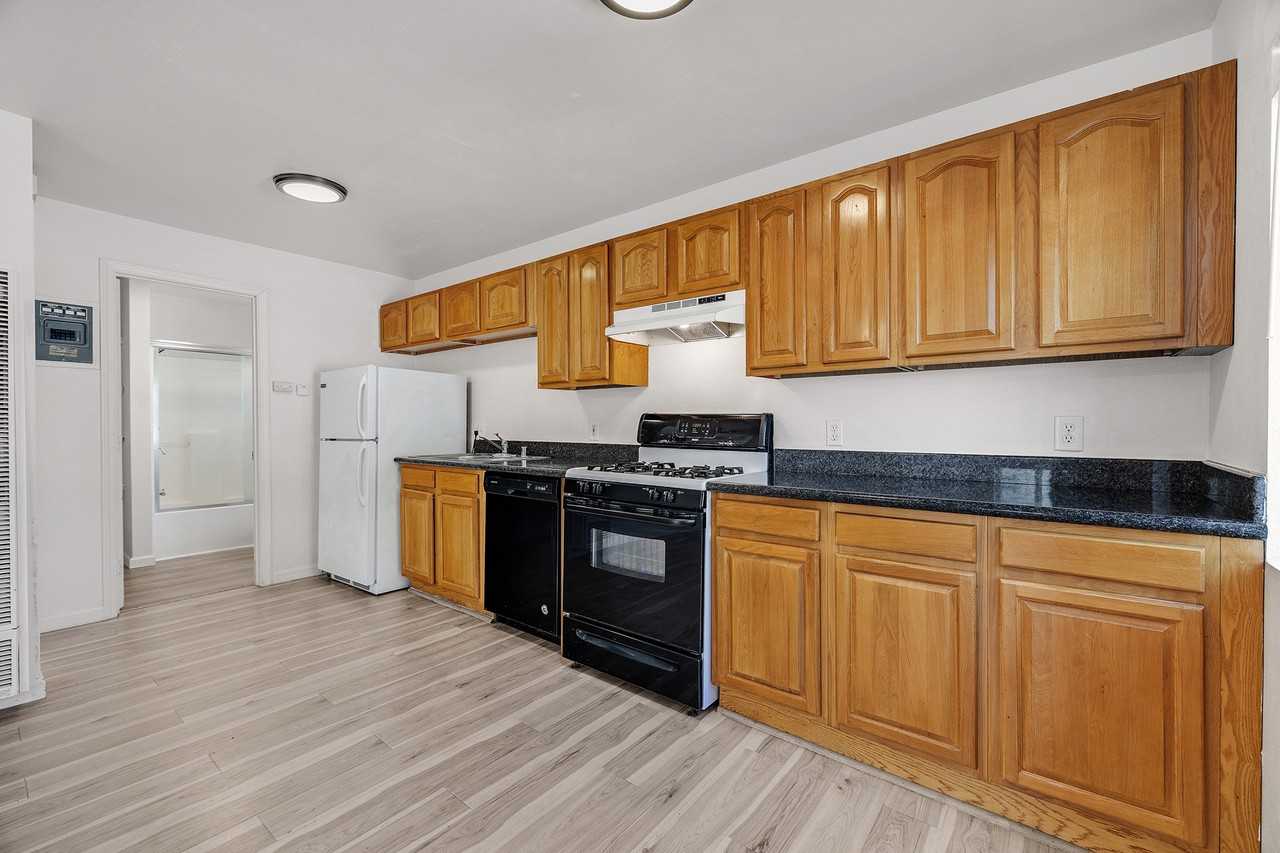 4067 Vineyard Ave #5 - Photo 4 of 8