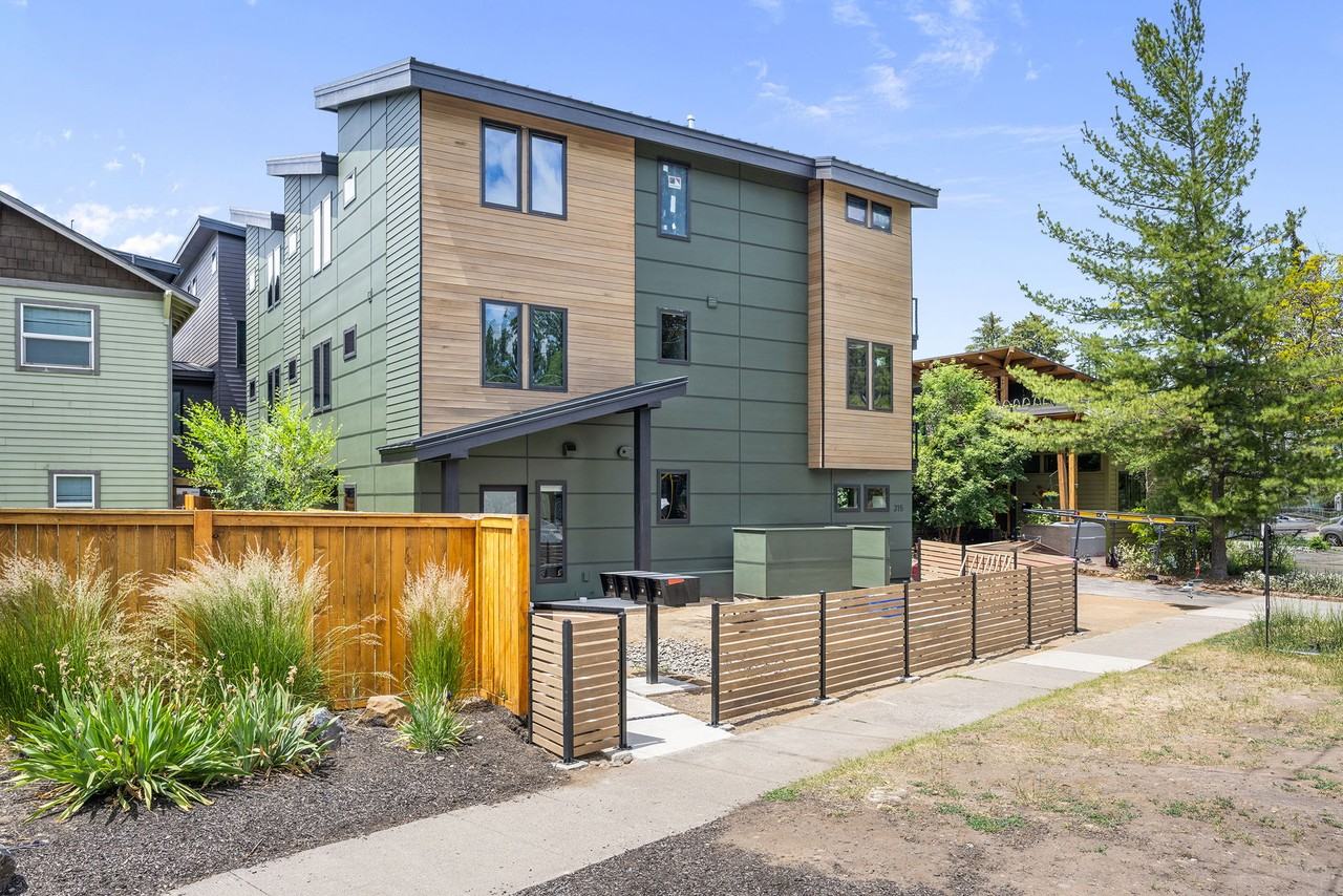315 Nw Riverside Blvd #2