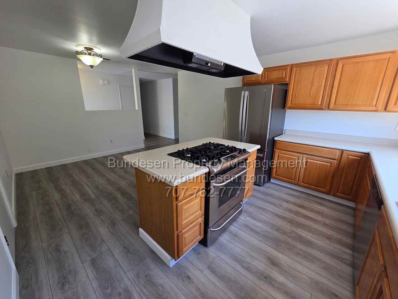 5266 Evonne Ave - Photo 3 of 20