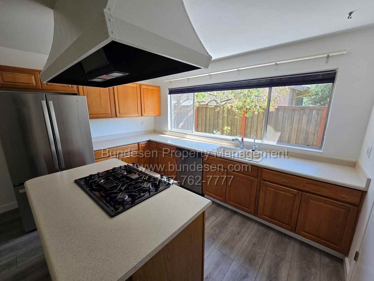 5266 Evonne Ave - Photo 4 of 20