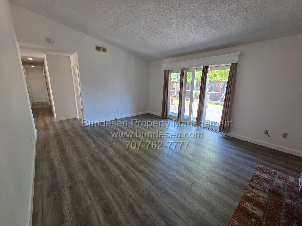 5266 Evonne Ave - Photo 6 of 20