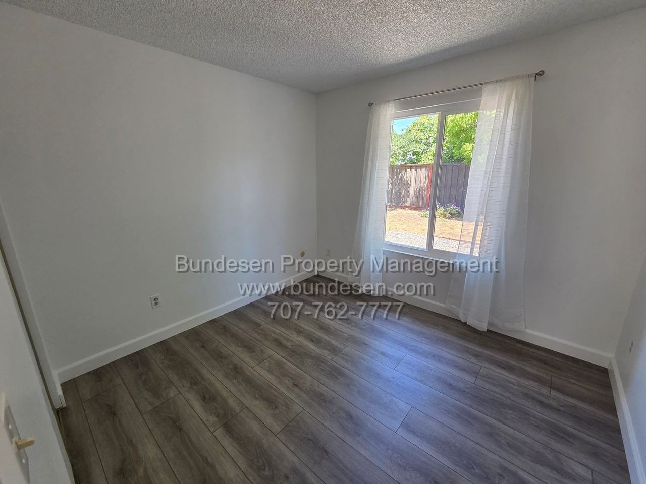 5266 Evonne Ave - Photo 7 of 20