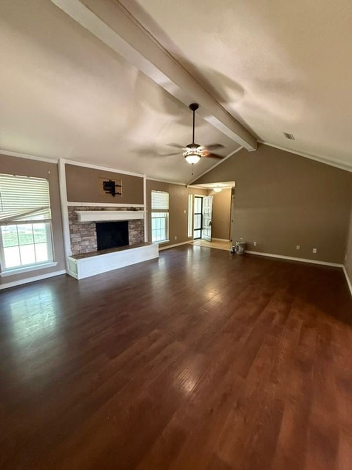 1949 Chimneywood Ct - Photo 2 of 18