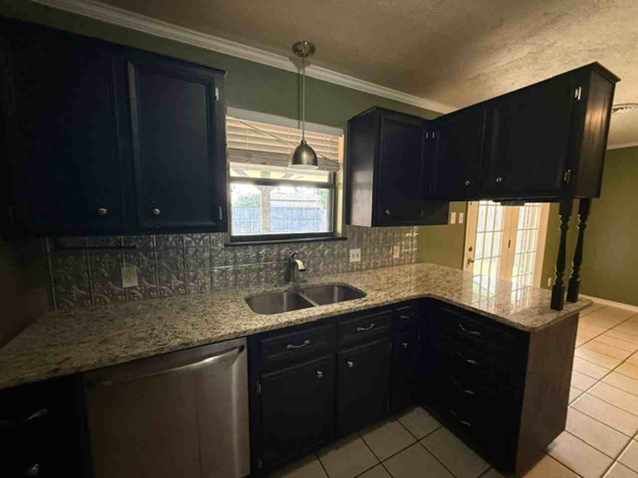 1949 Chimneywood Ct - Photo 5 of 18