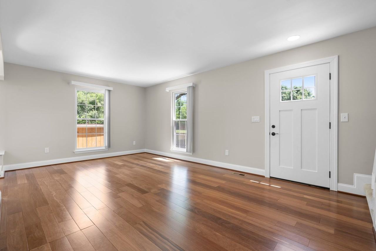 19306 Sandy Lake Dr - Photo 2 of 34