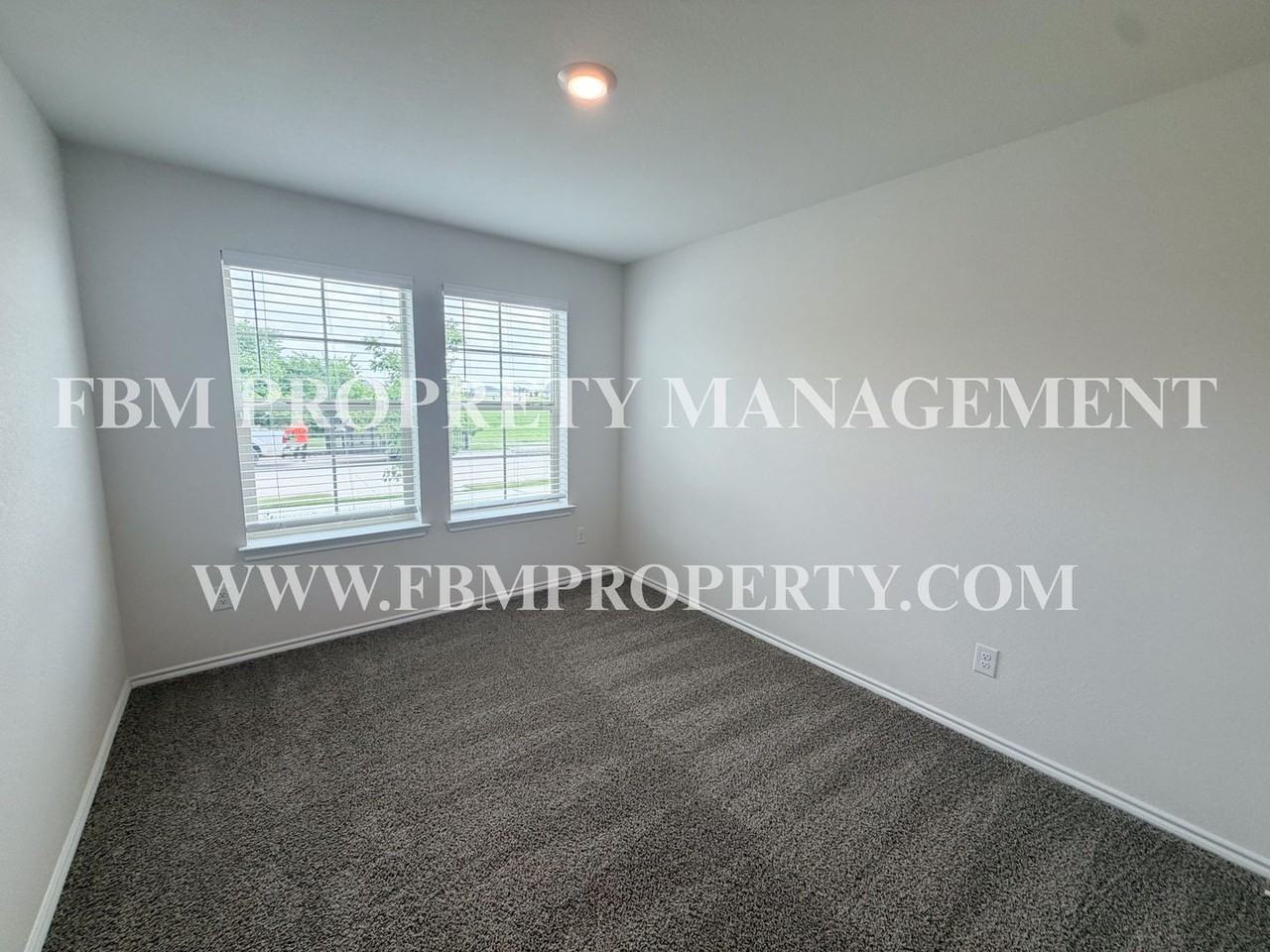 329 Thoroughbred St - Photo 5 of 23
