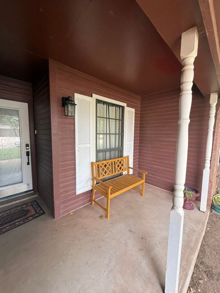 1717 Pemelton Dr - Photo 3 of 28