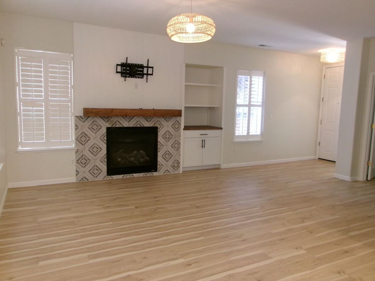 5590 Bridger Peak Dr - Photo 2 of 14