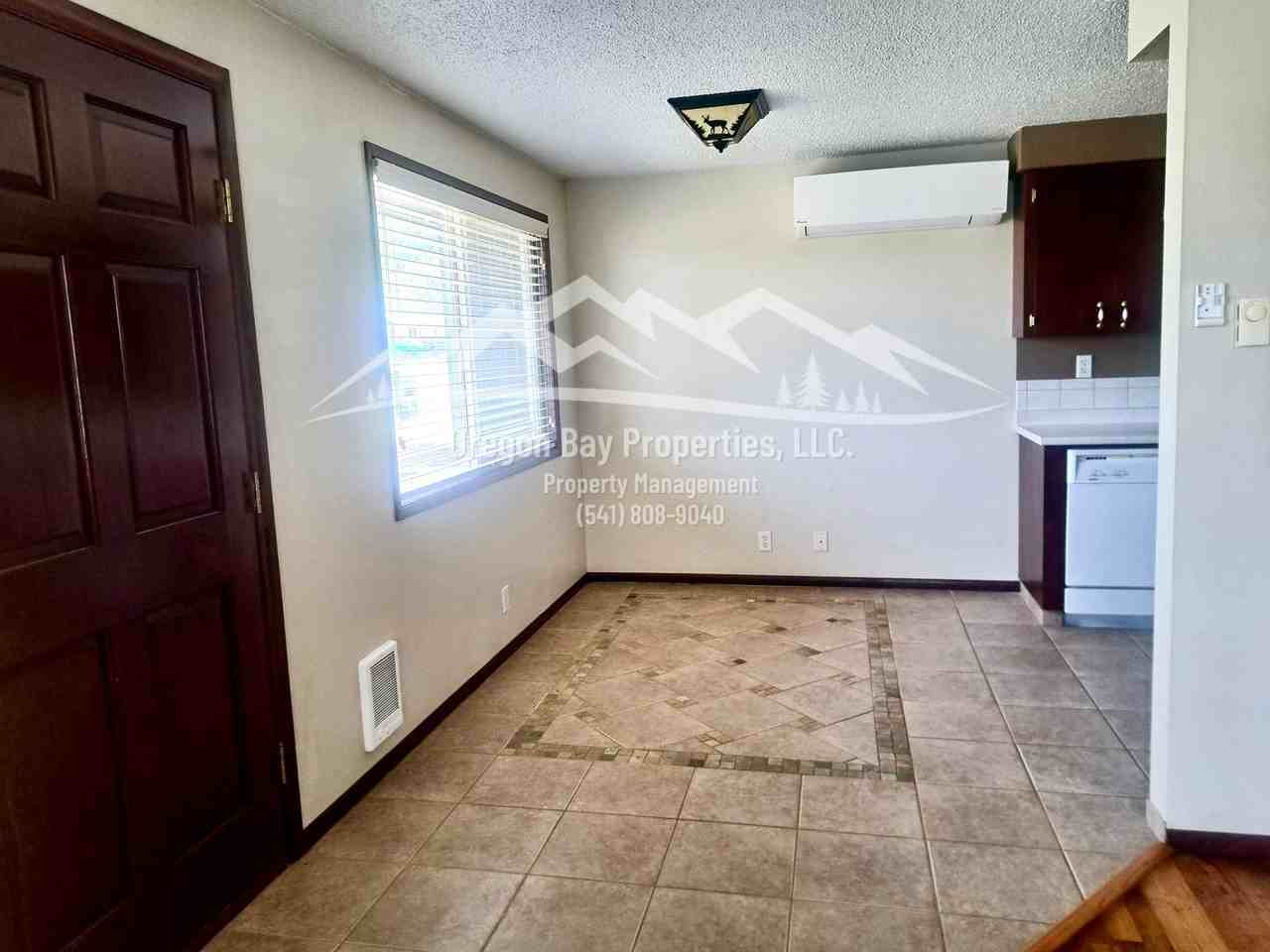 1025 Garfield Ave - Photo 3 of 16