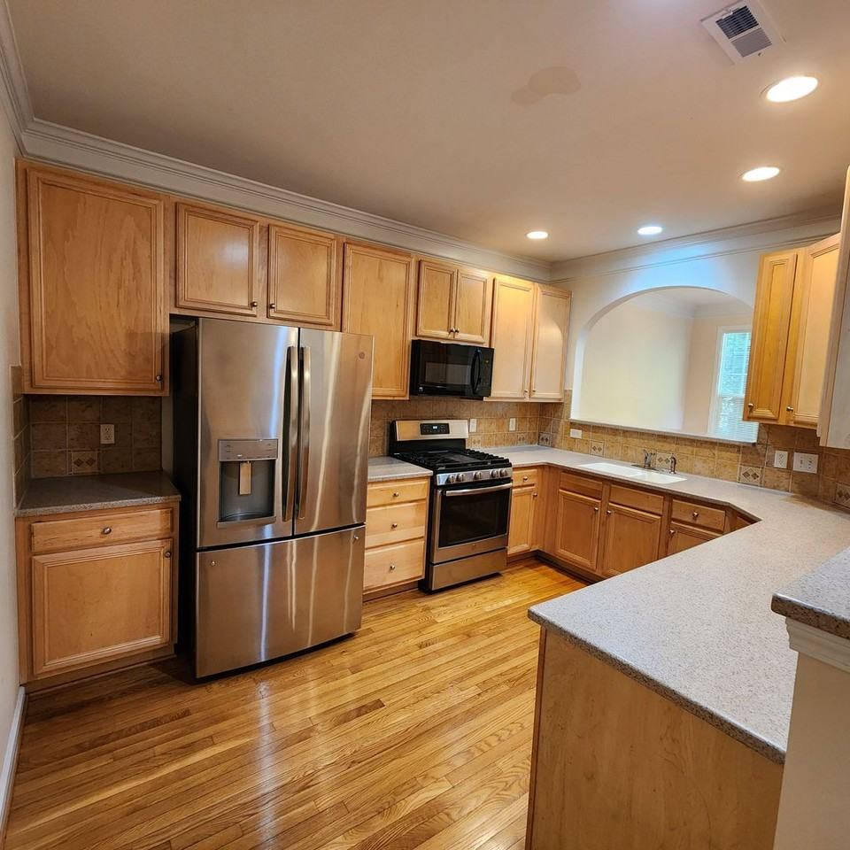 6004 Kohler Ln - Photo 2 of 28