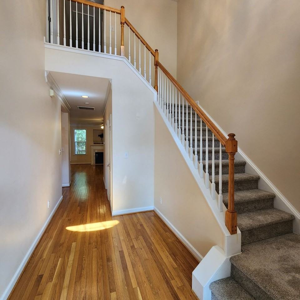 6004 Kohler Ln - Photo 3 of 28