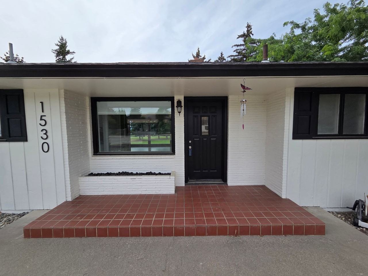 1530 Eastmont Ave - Photo 2 of 25