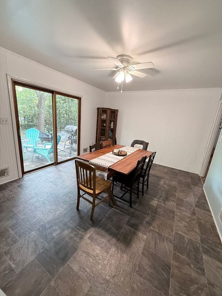 245 Milledge Hts - Photo 3 of 9