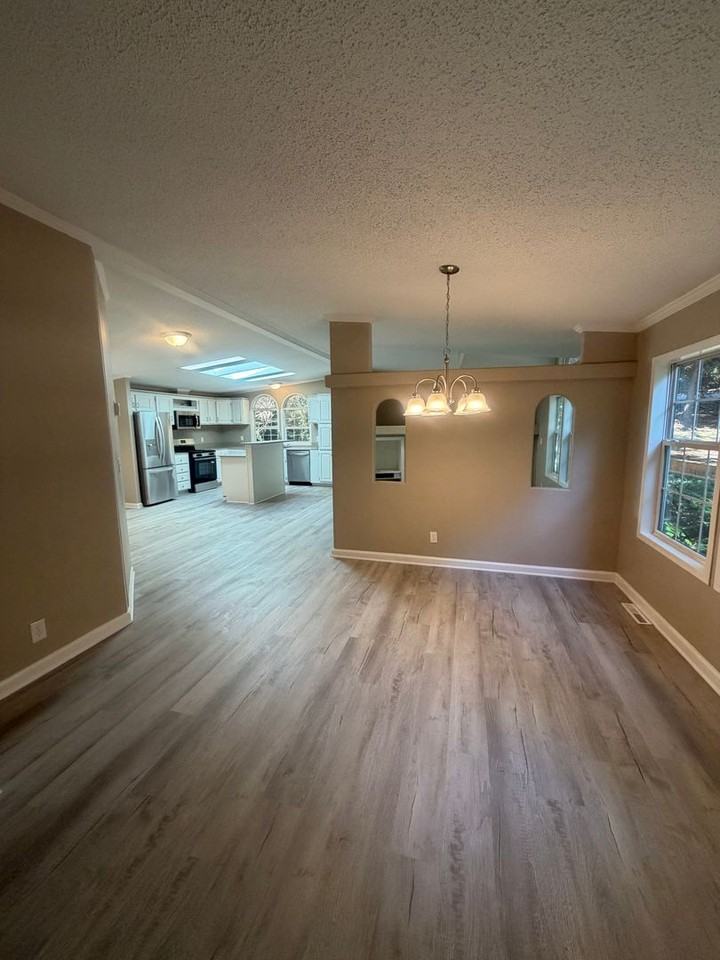 3708 Story Ln - Photo 6 of 32