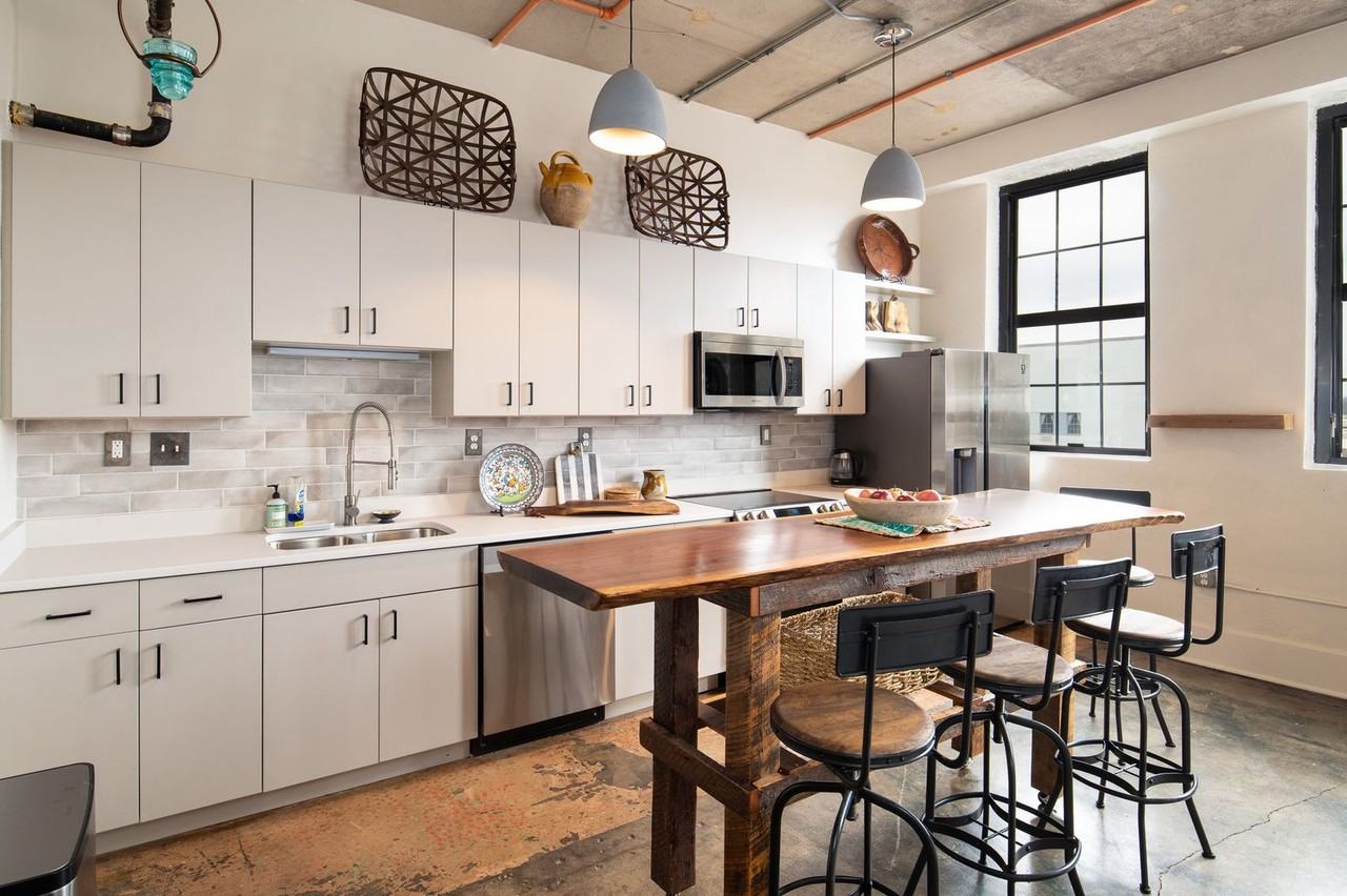 116 Gay St - Photo 2 of 22