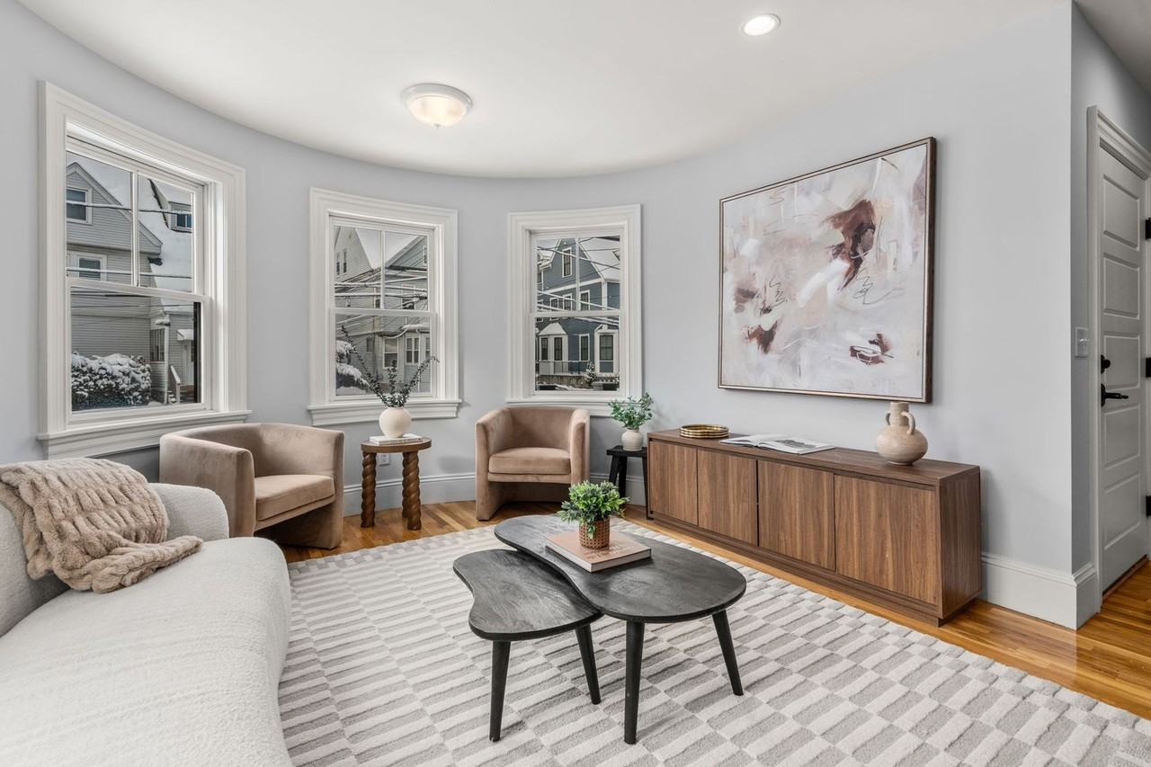 70 Linden St - Photo 2 of 18