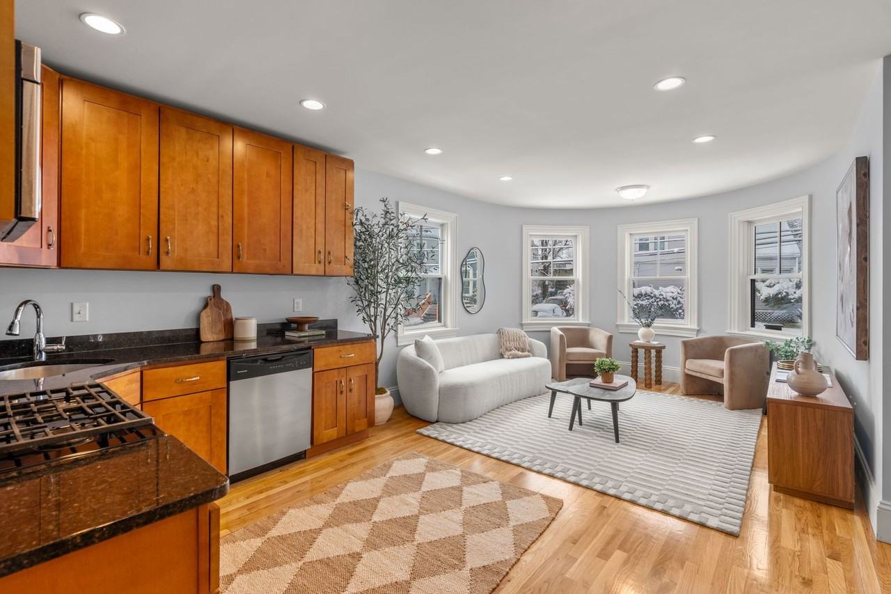 70 Linden St - Photo 6 of 18