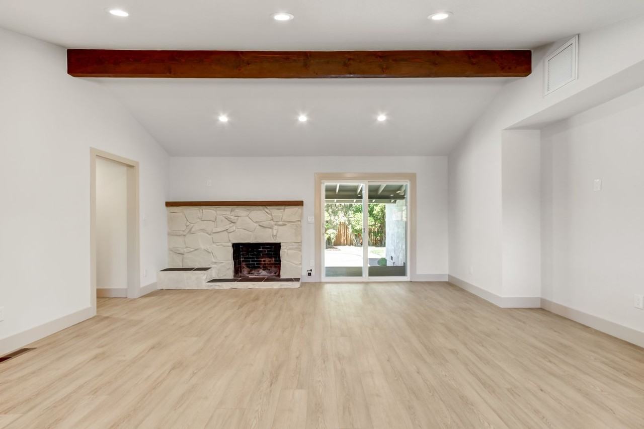 965 Jonas Ave - Photo 7 of 45