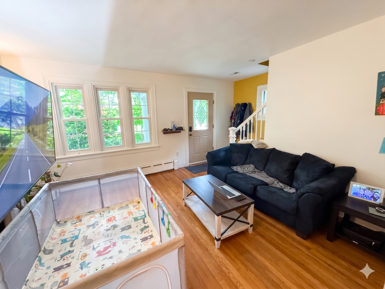 1458 N Euclid Ave - Photo 3 of 10