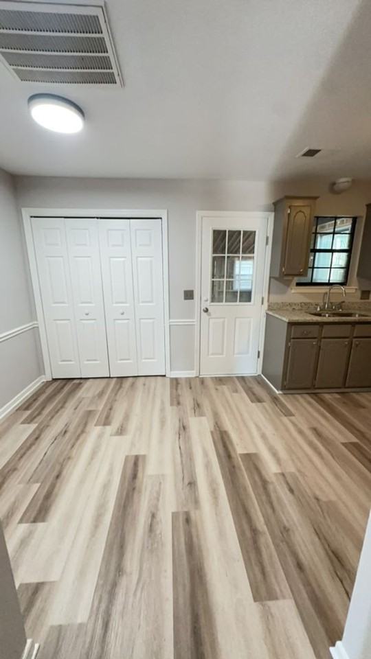 4 Bradley Ct - Photo 4 of 12