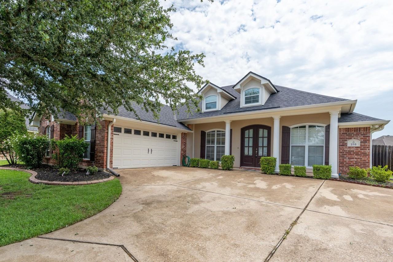 216 Cold Harbor Ct - Photo 2 of 13
