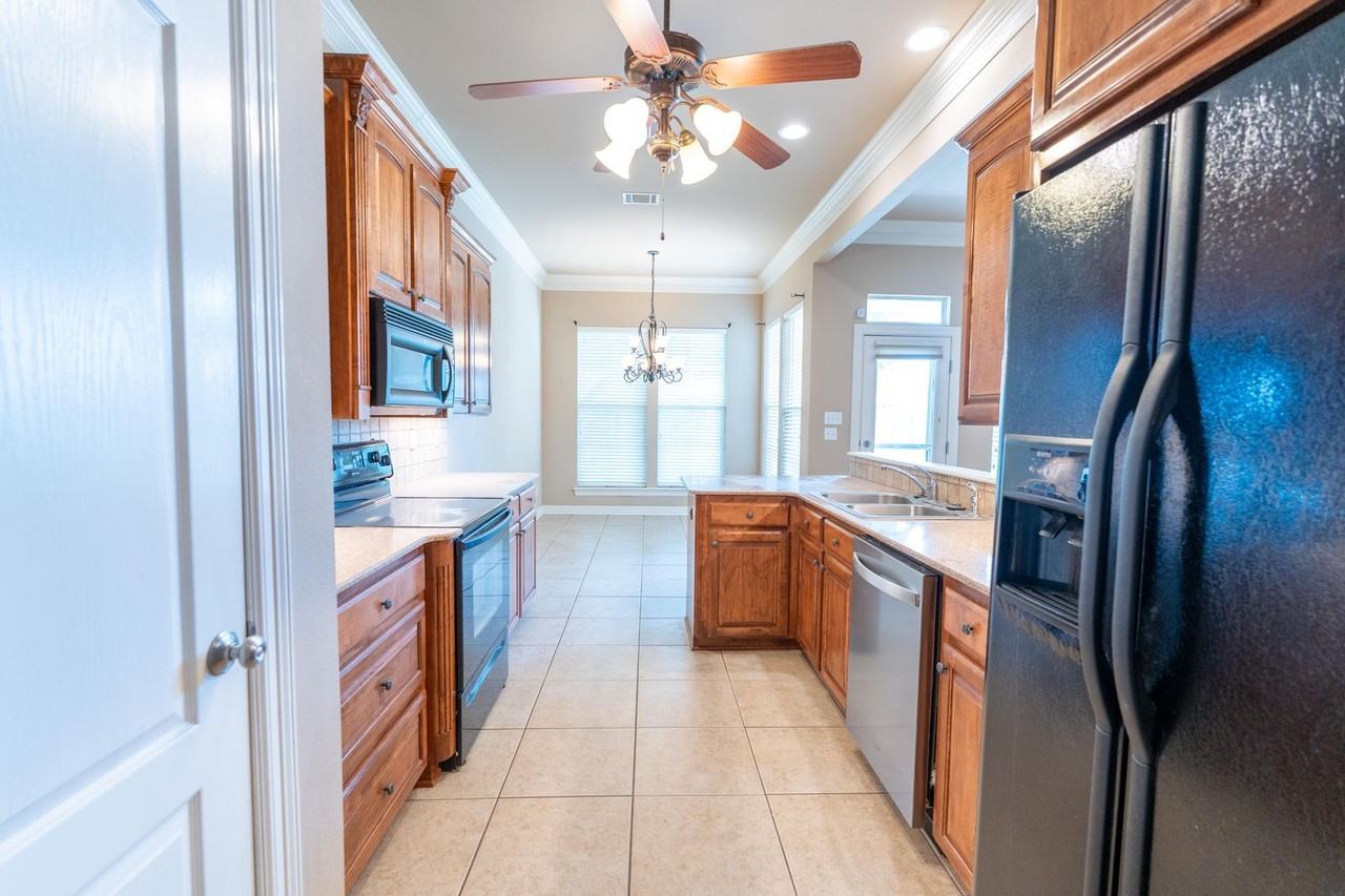 216 Cold Harbor Ct - Photo 4 of 13