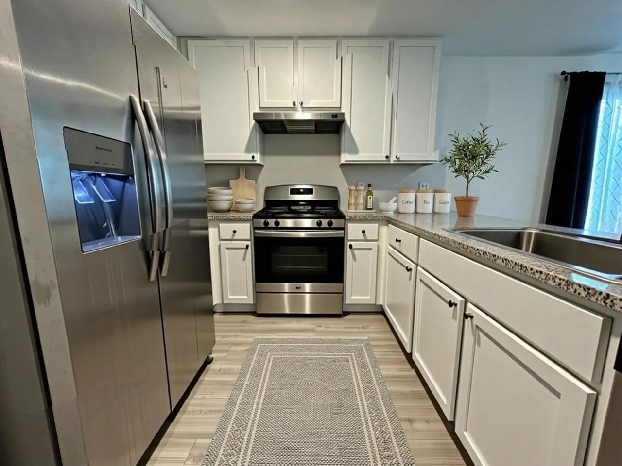 13934 Reservoir Dr - Photo 2 of 23