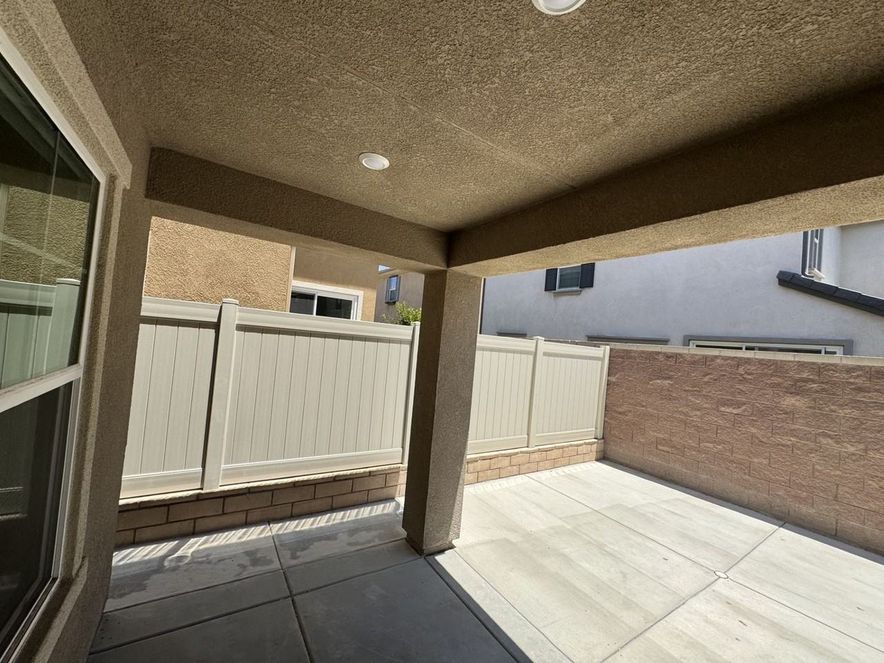15993 Alamo Ct - Photo 4 of 27