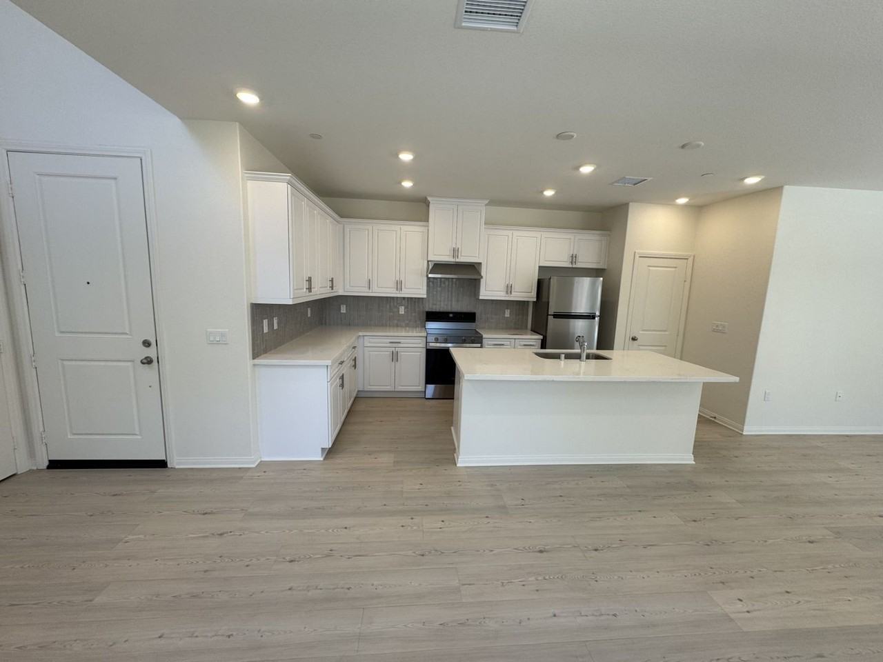 15993 Alamo Ct - Photo 5 of 27