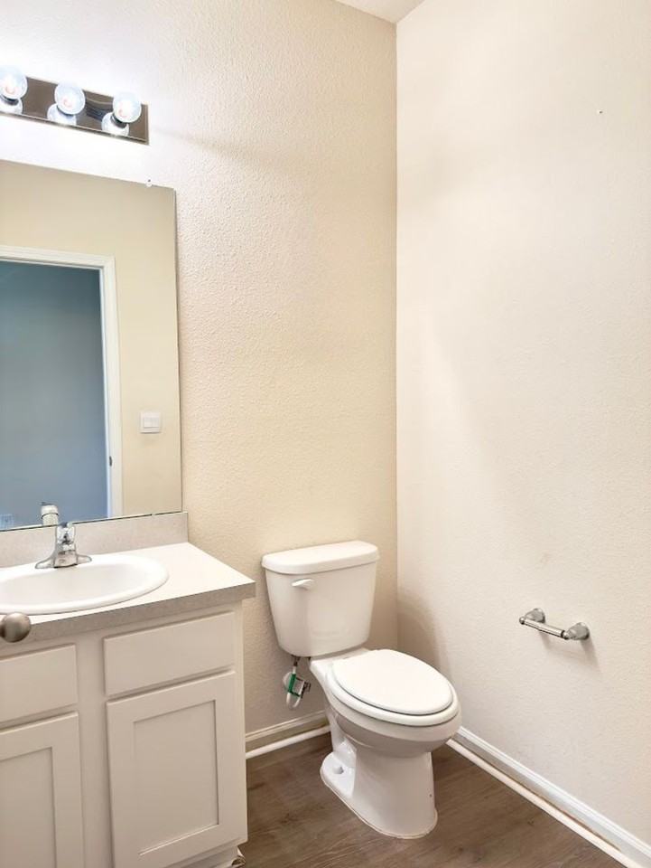 124 Teakwood Dr - Photo 3 of 16