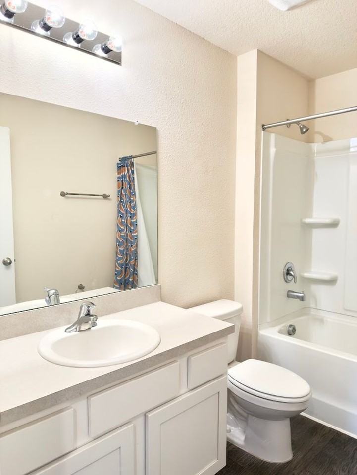 124 Teakwood Dr - Photo 6 of 16