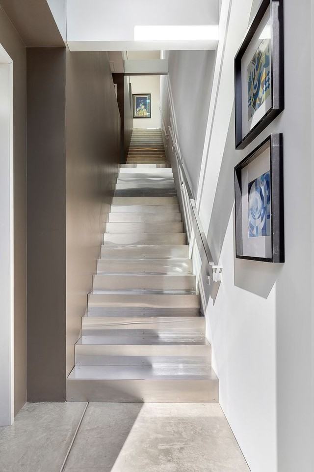 811 Folger Ave - Photo 4 of 50