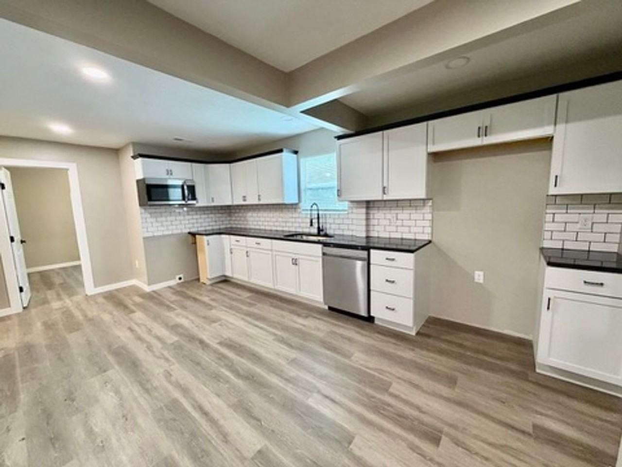 1755 S Greenwood Ave - Photo 3 of 12