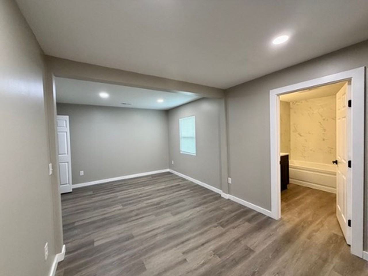 1755 S Greenwood Ave - Photo 4 of 12