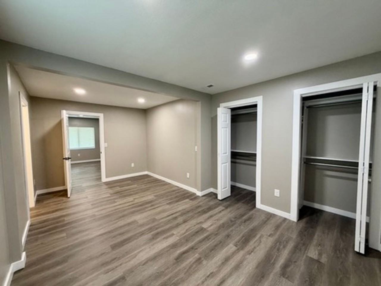 1755 S Greenwood Ave - Photo 5 of 12