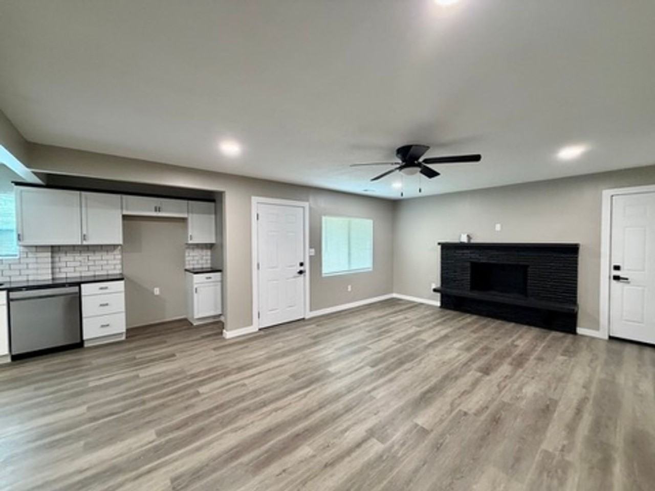 1755 S Greenwood Ave - Photo 6 of 12