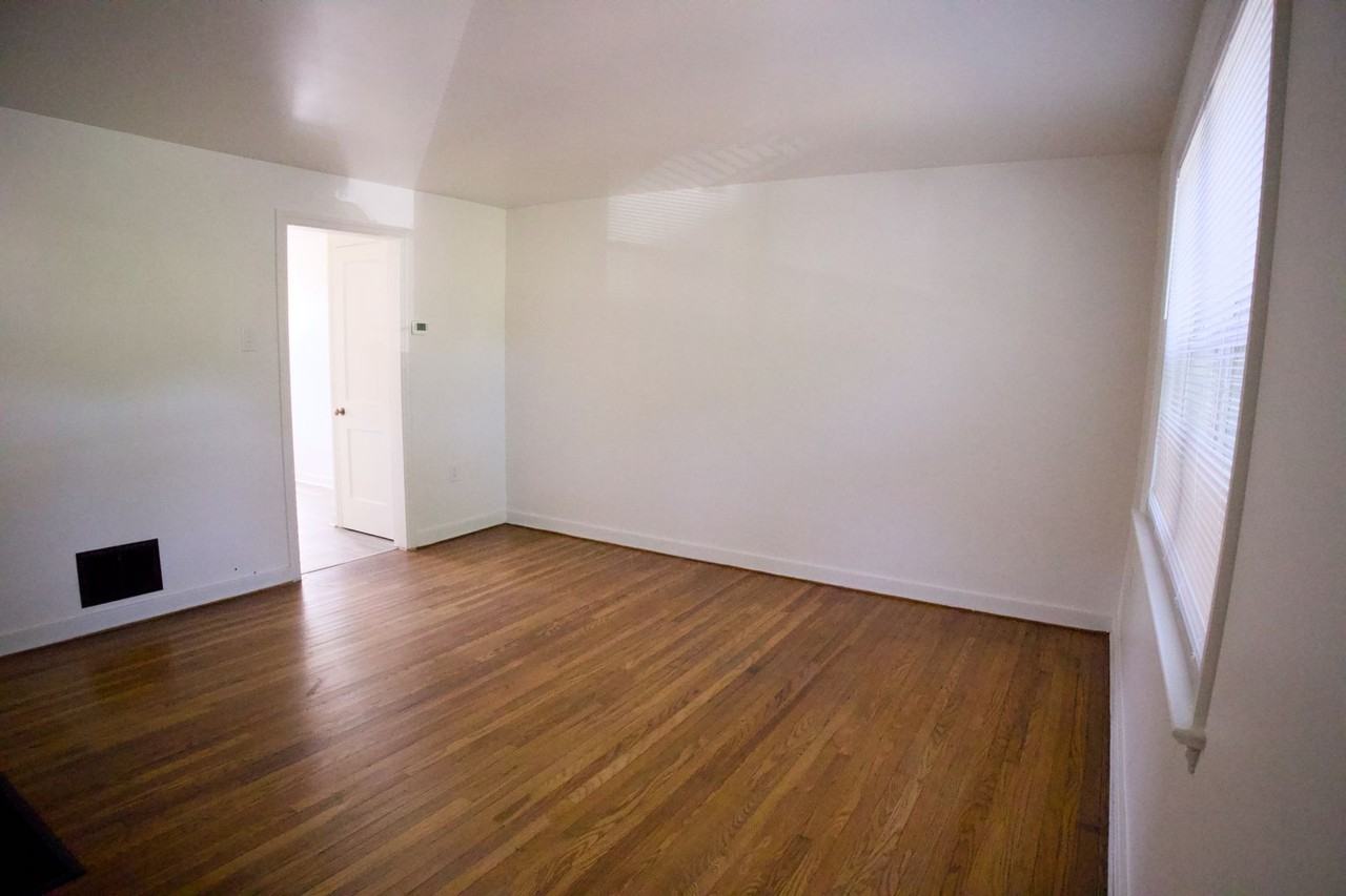 834 Wabank St - Photo 7 of 19