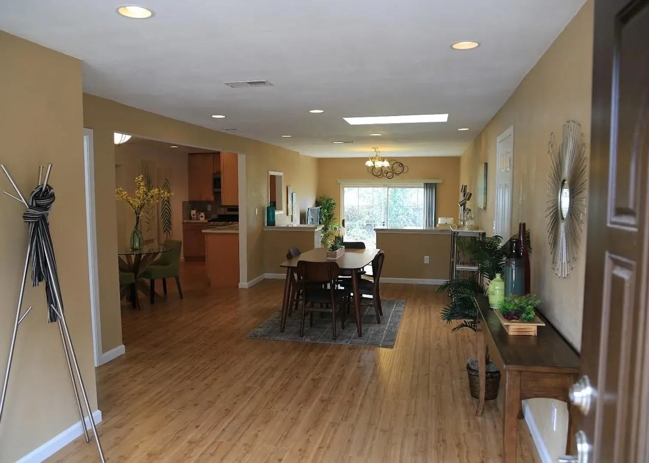 3829 Delaware Ave - Photo 4 of 17