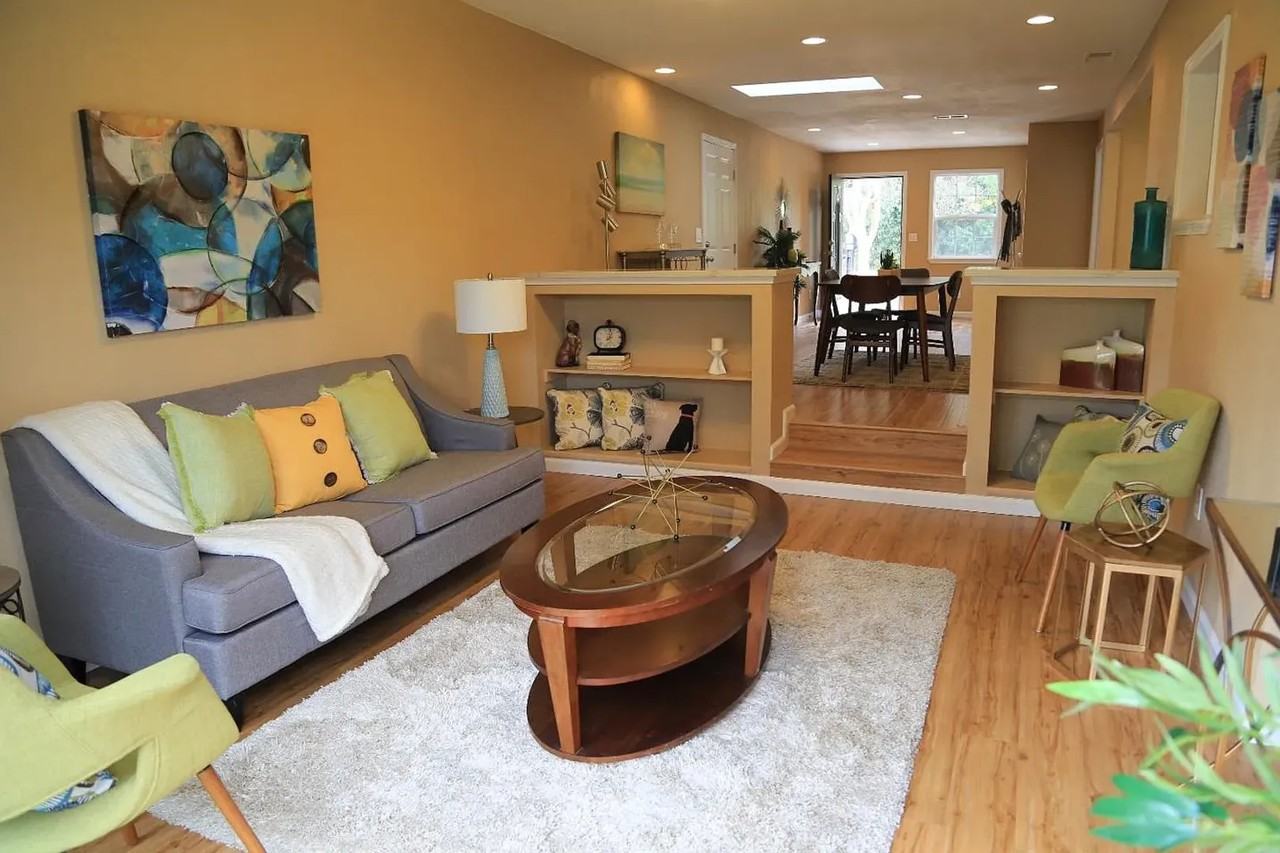 3829 Delaware Ave - Photo 5 of 17