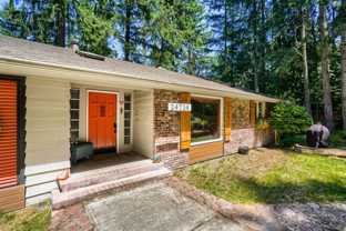 24714 Se Mirrormont Way - Photo 1 of 1