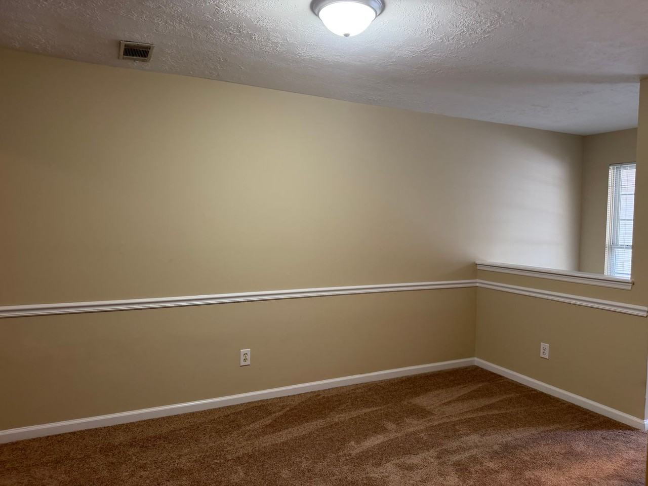 303 Hazelnut Dr - Photo 4 of 11