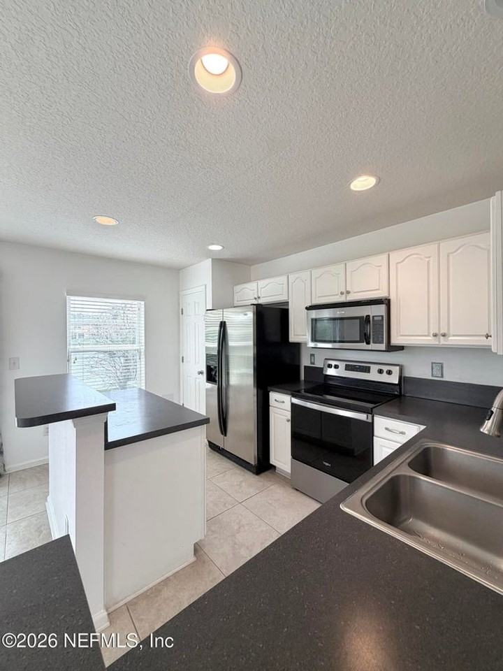 104 Crete Ct - Photo 2 of 26