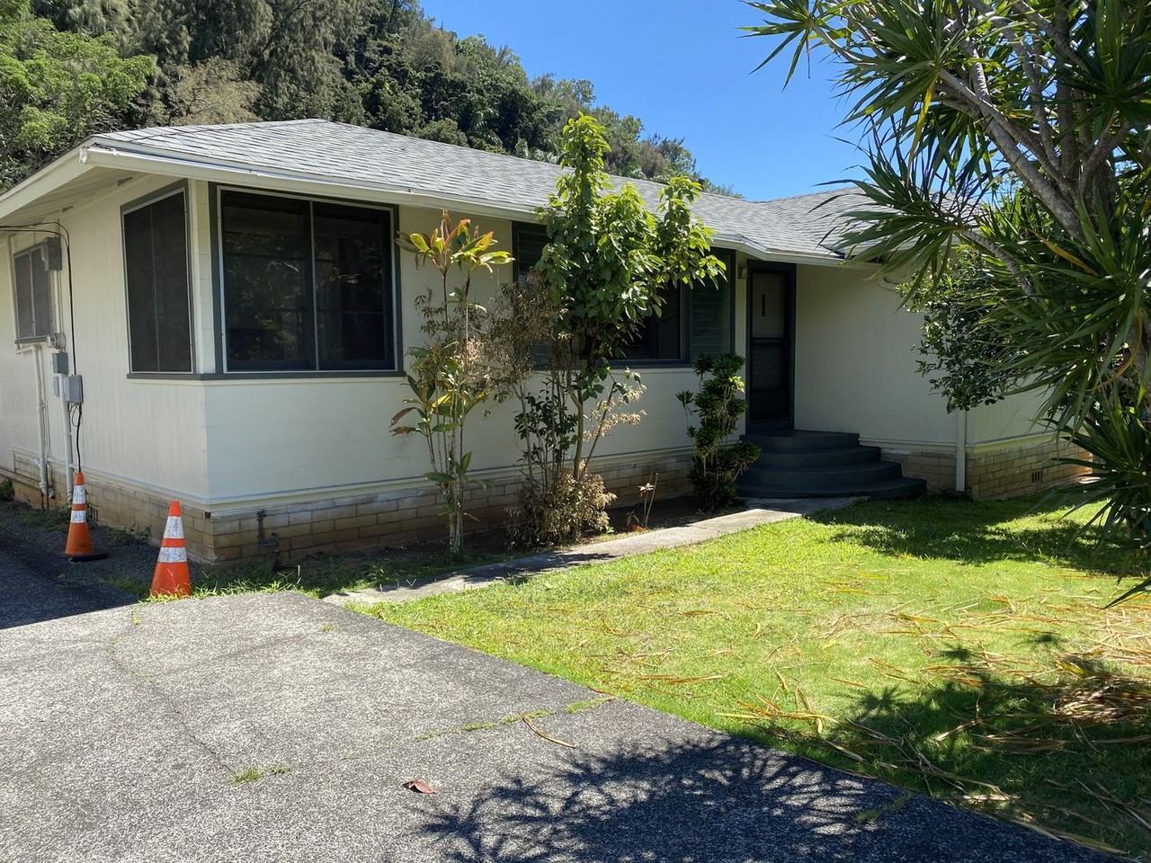 55 Akamu Pl - Photo 2 of 46